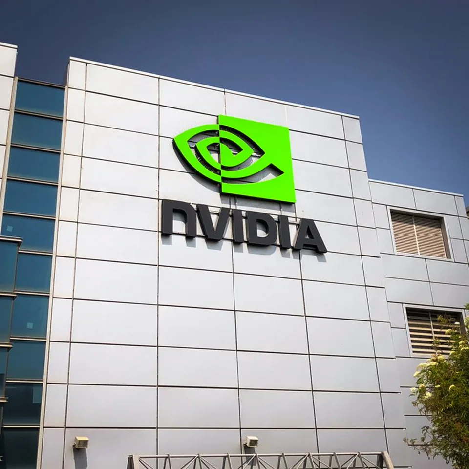 אותיות תלת ממד ולוגו מואר במשרדי NVIDIA