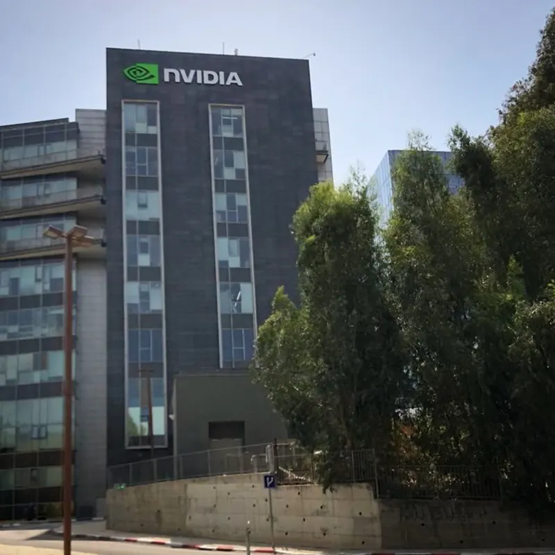 שילוט ומיתוג פנים במשרדי NVIDIA — עבודה של אדם שלטים — תמונה 4
