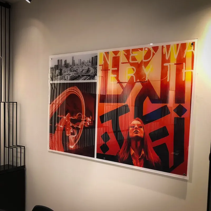שילוט פרויקט ומשרד מכירות Upper House TLV — עבודה של אדם שלטים — תמונה 6
