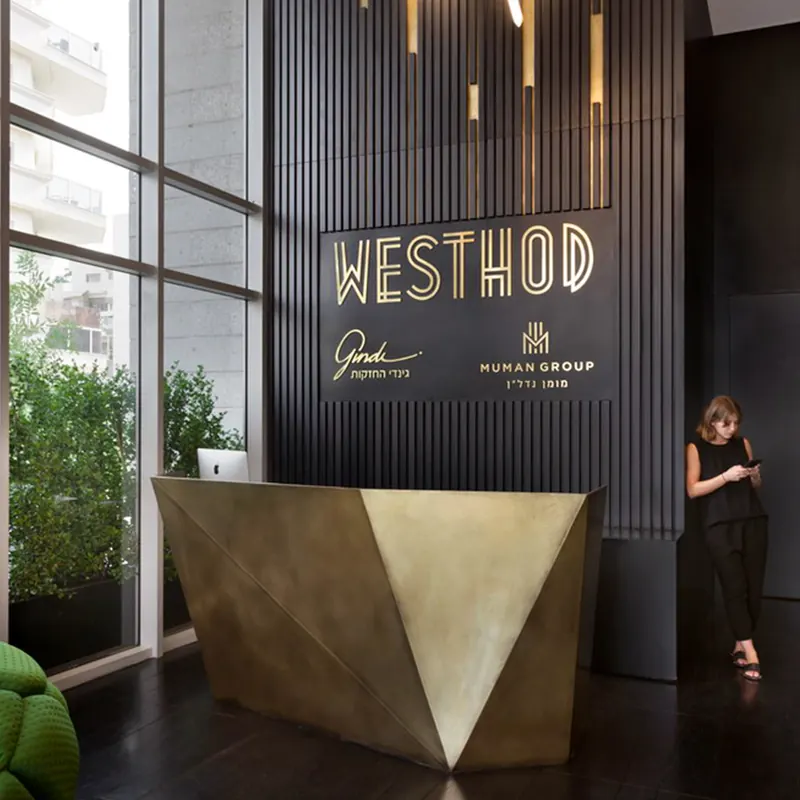 משרד מכירות WESTHOD בהוד השרון — עבודה של אדם שלטים — תמונה 5